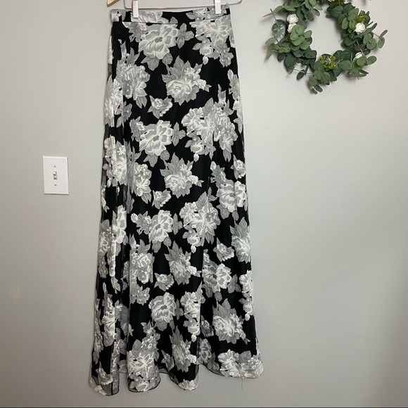 Zac Posen Floral Printed Organza Skirt - Picture 2 of 16